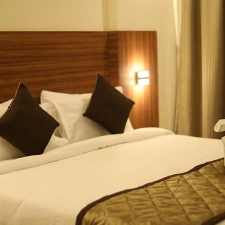 Kyriad Hotel Solapur By Othpl المظهر الخارجي الصورة