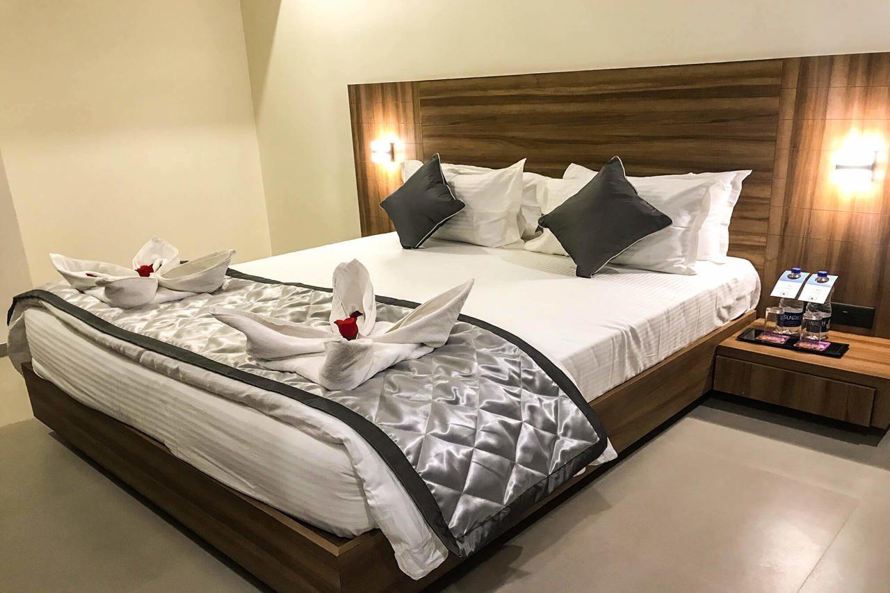 Kyriad Hotel Solapur By Othpl المظهر الخارجي الصورة