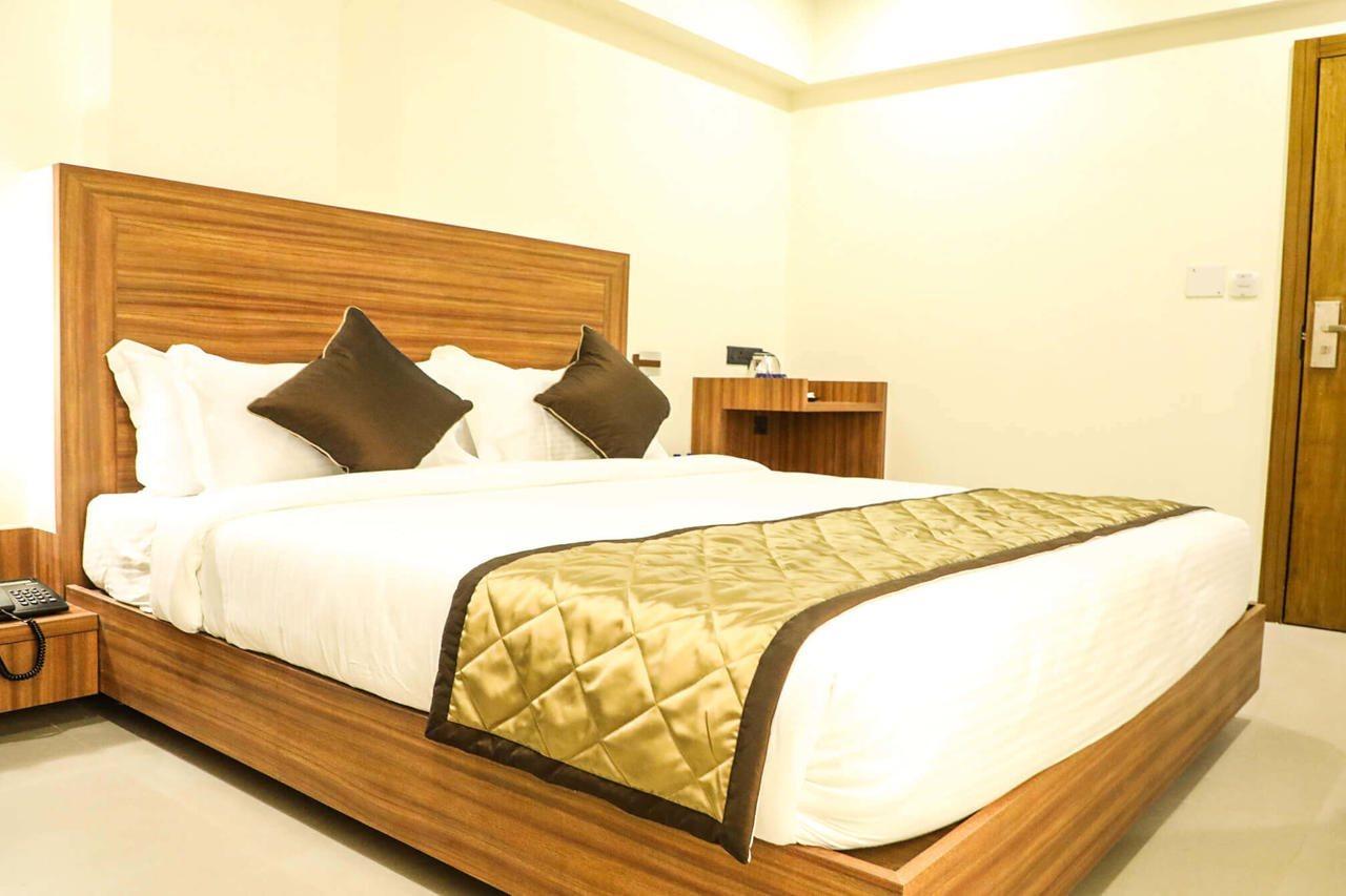 Kyriad Hotel Solapur By Othpl المظهر الخارجي الصورة