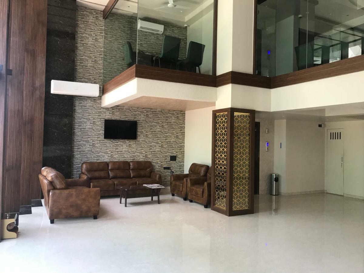 Kyriad Hotel Solapur By Othpl المظهر الخارجي الصورة
