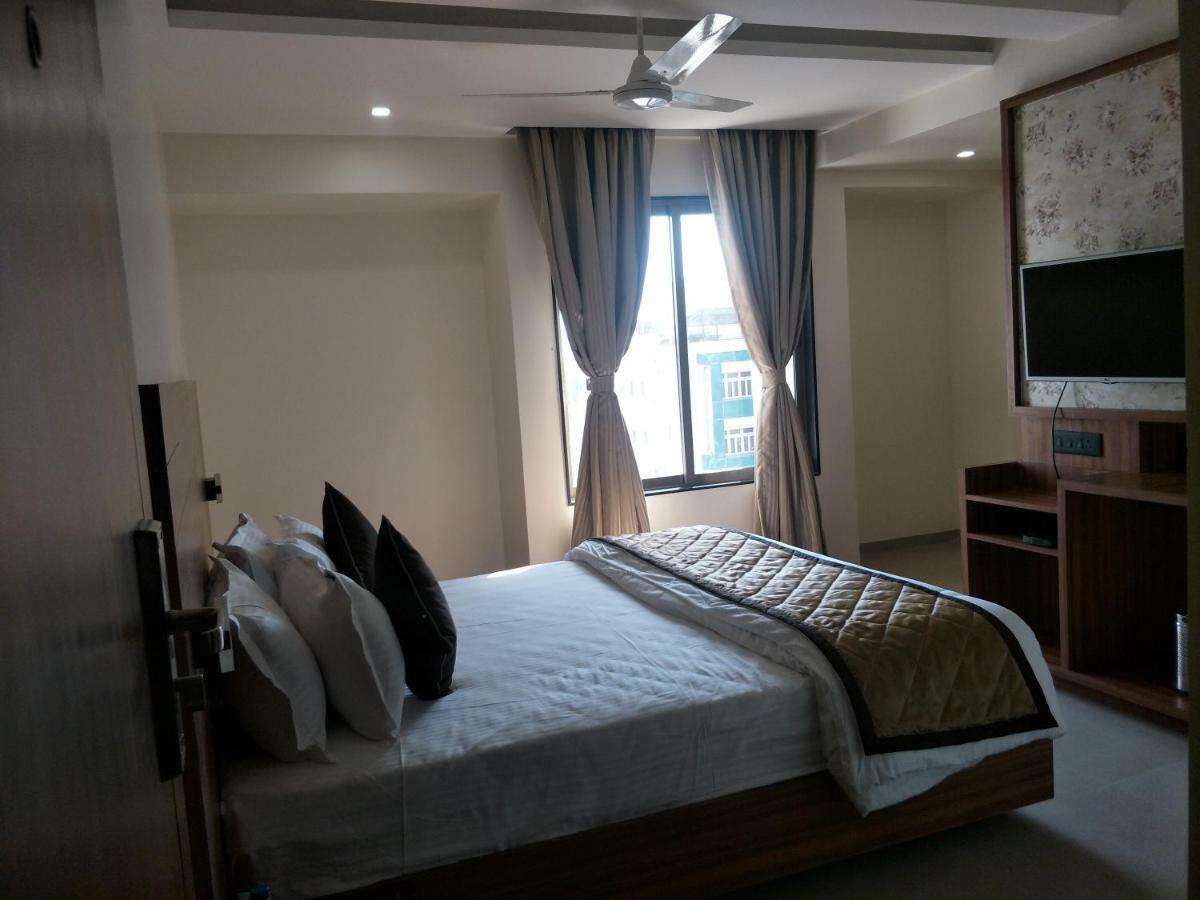 Kyriad Hotel Solapur By Othpl المظهر الخارجي الصورة