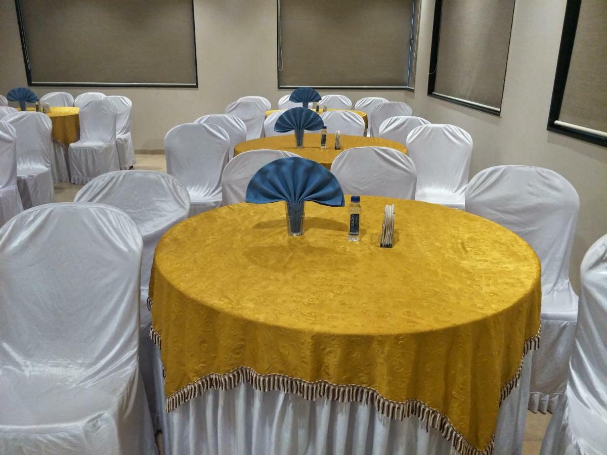 Kyriad Hotel Solapur By Othpl المظهر الخارجي الصورة