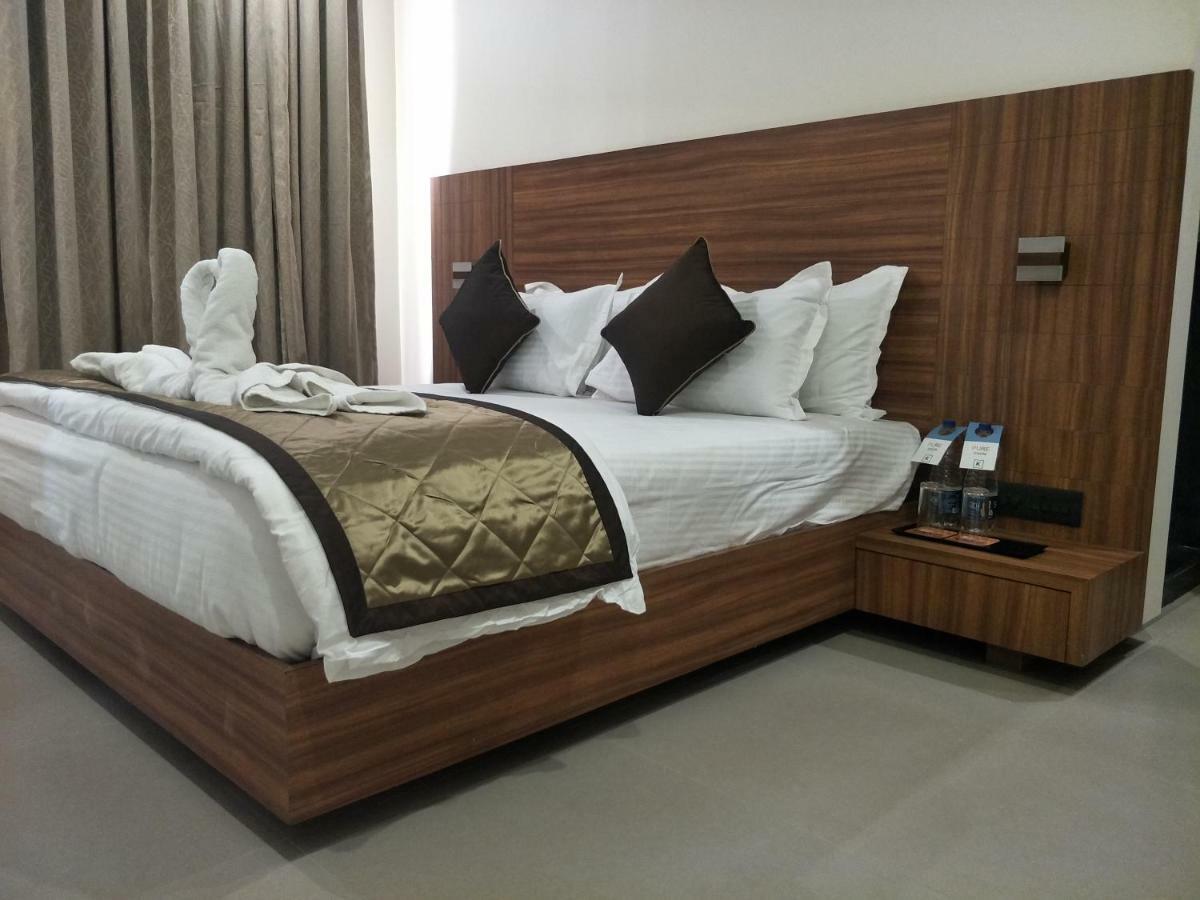 Kyriad Hotel Solapur By Othpl المظهر الخارجي الصورة