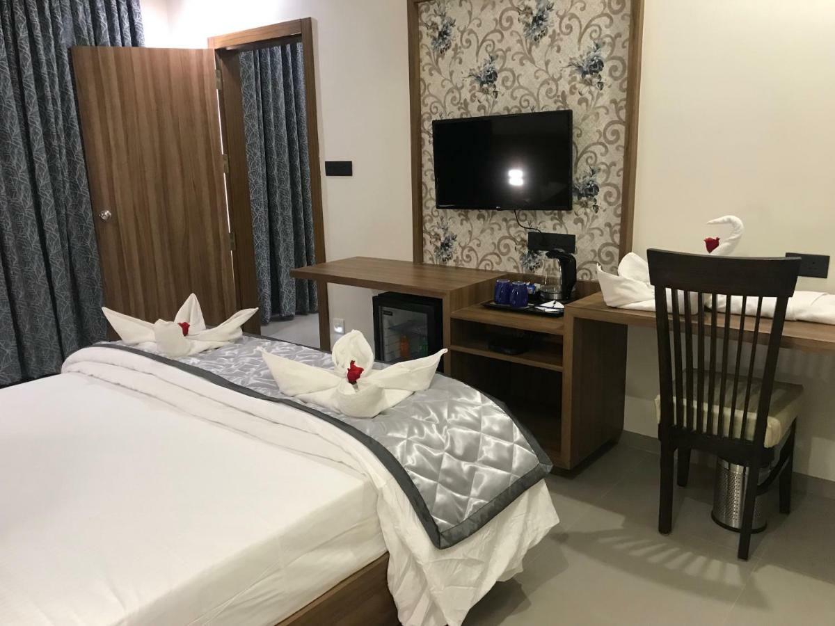 Kyriad Hotel Solapur By Othpl المظهر الخارجي الصورة