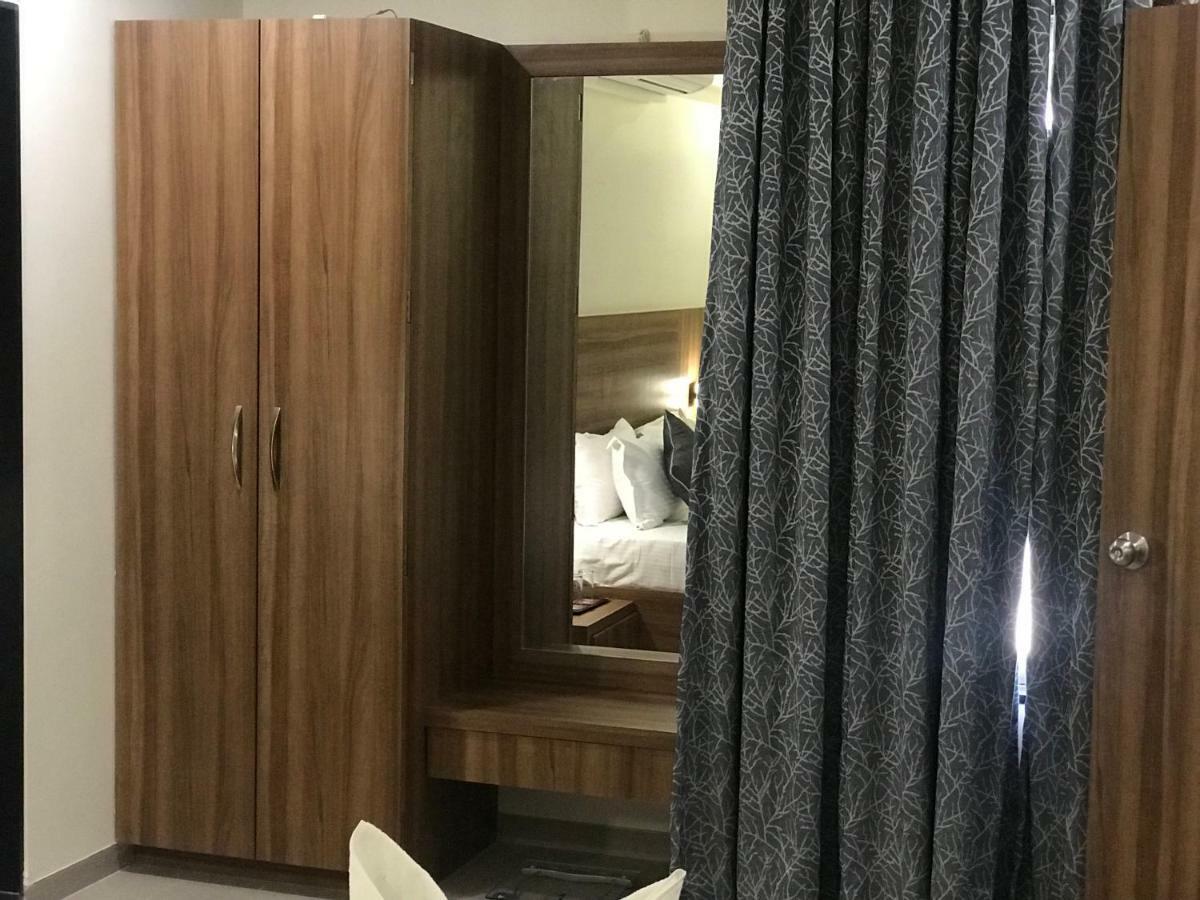 Kyriad Hotel Solapur By Othpl المظهر الخارجي الصورة